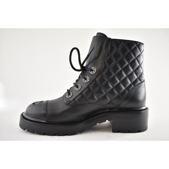 Chanel 21A Black Quilted Gold CC Chain Combat Lace Up Tie Ankle Short Boots 38.5 - Picture 12 of 15